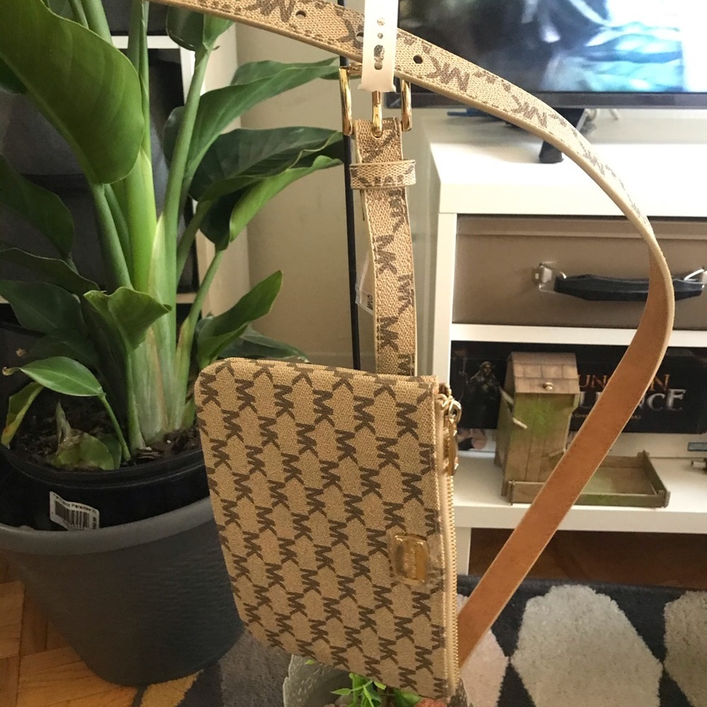 SOLD- Michael Kors belt bag